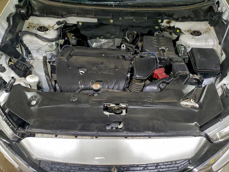 Фото 11 - MITSUBISHI OUTLANDER