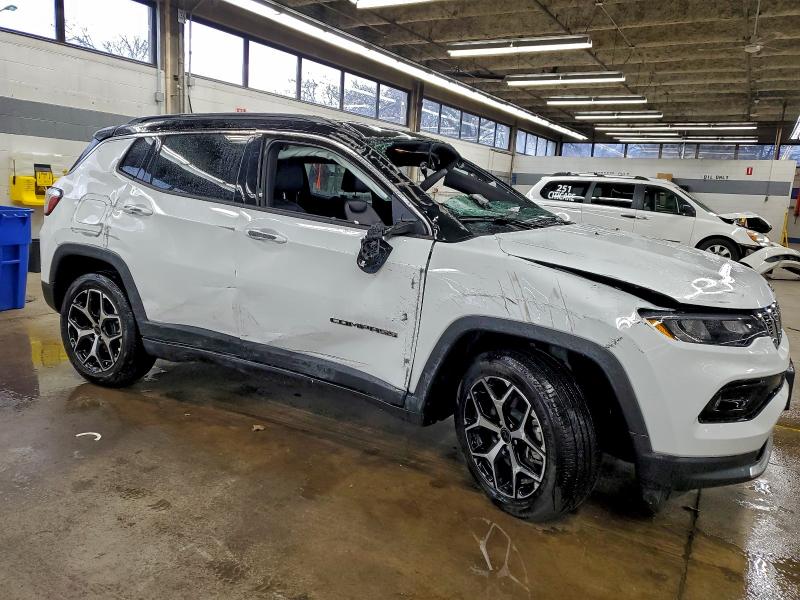 Фото 4 - JEEP COMPASS