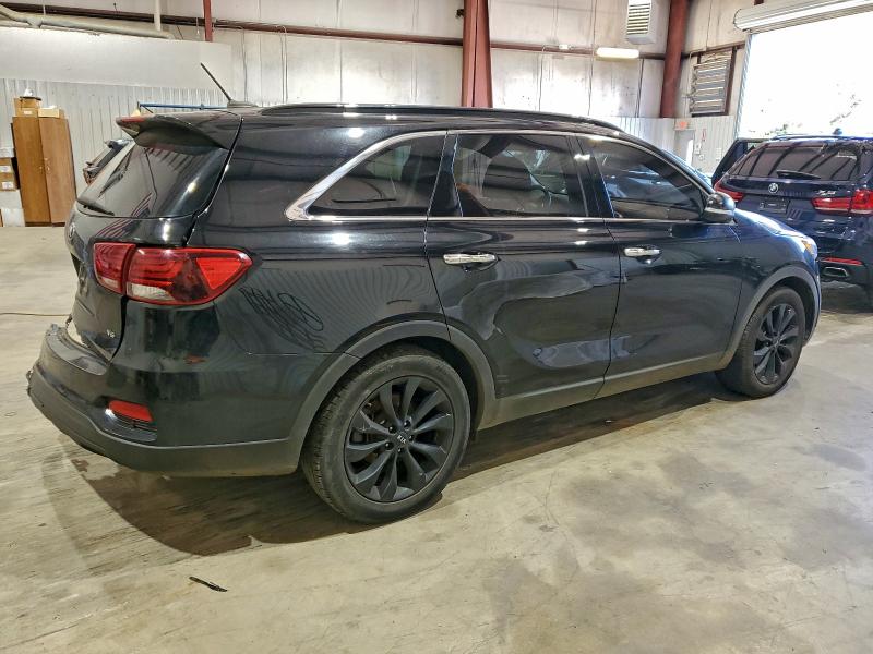 Фото 3 - KIA SORENTO