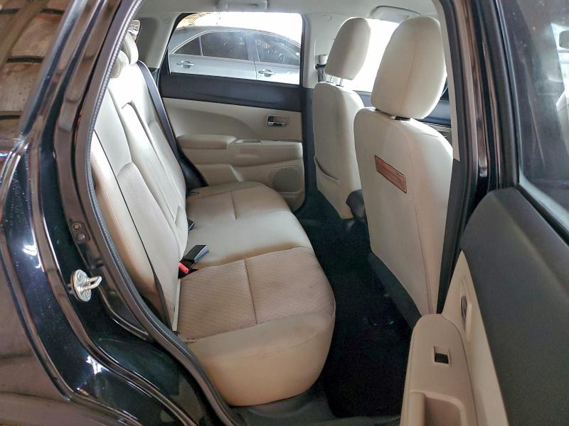 Фото 11 - MITSUBISHI OUTLANDER