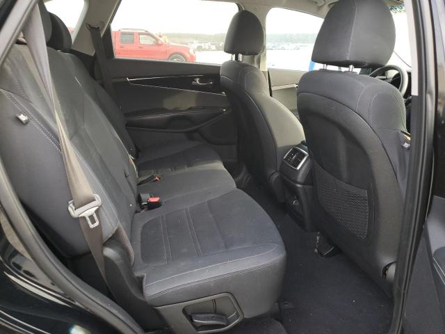 Фото 11 - KIA SORENTO