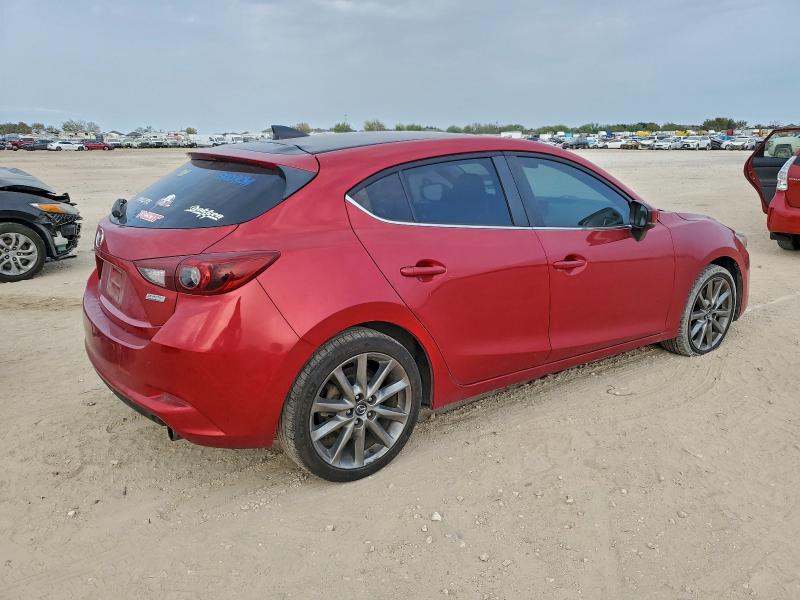 Фото 3 - MAZDA 3
