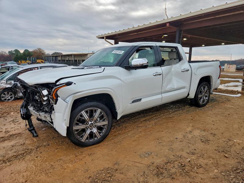 Фото 1 - TOYOTA TUNDRA