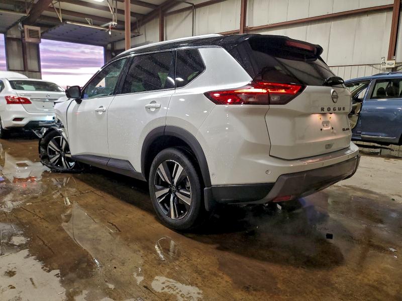 Фото 2 - NISSAN ROGUE