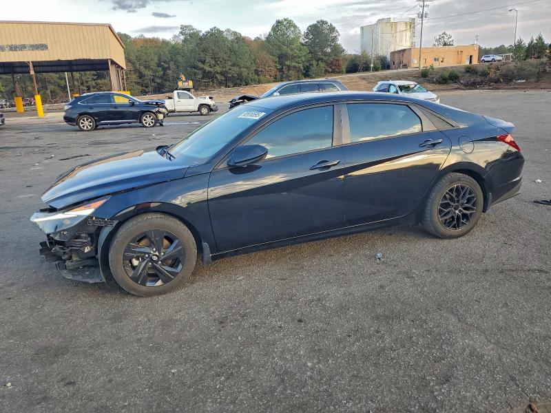 Фото 1 - HYUNDAI ELANTRA