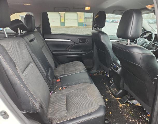 Фото 11 - TOYOTA HIGHLANDER