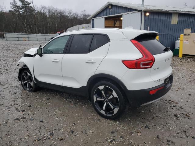 Фото 2 - VOLVO XC40