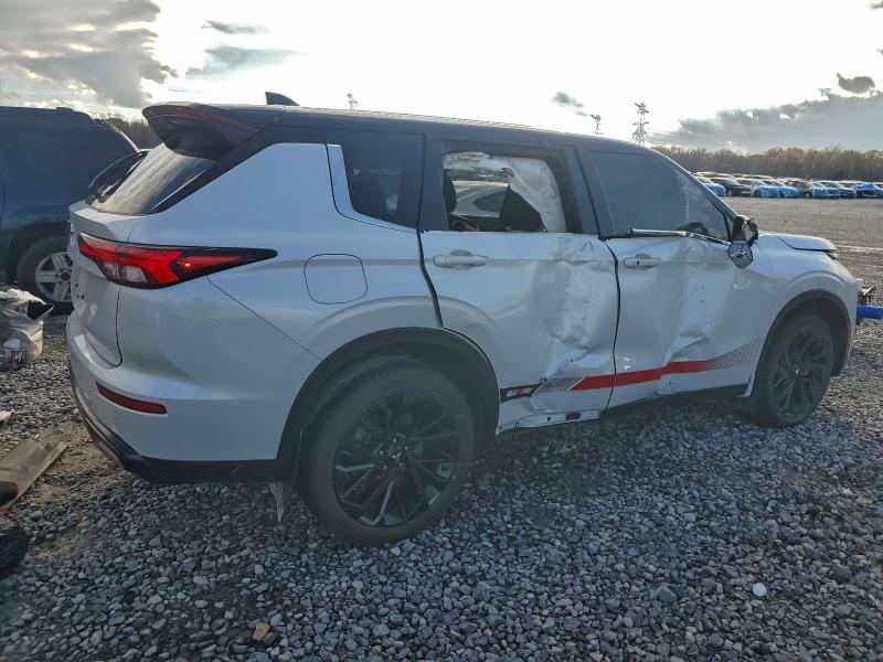 Фото 3 - MITSUBISHI OUTLANDER