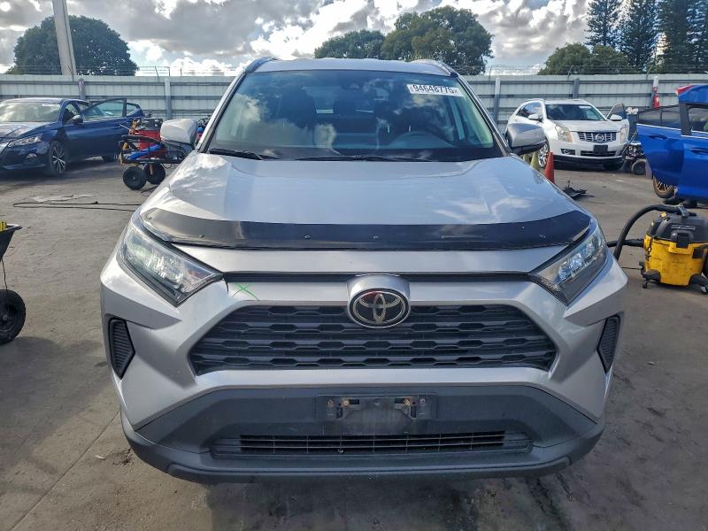 Фото 5 - TOYOTA RAV4