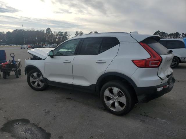 Фото 2 - VOLVO XC40