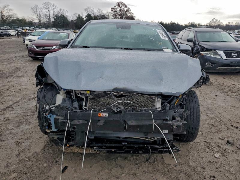 Фото 5 - HYUNDAI KONA