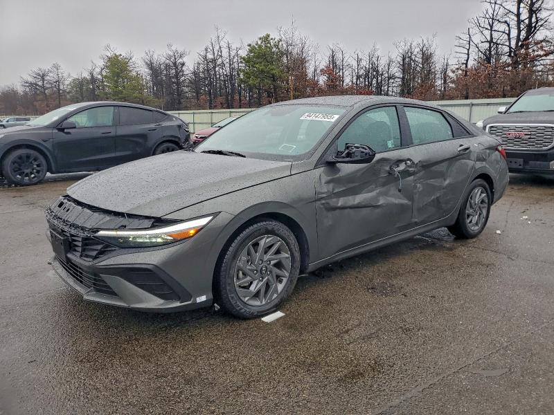 Фото 1 - HYUNDAI ELANTRA