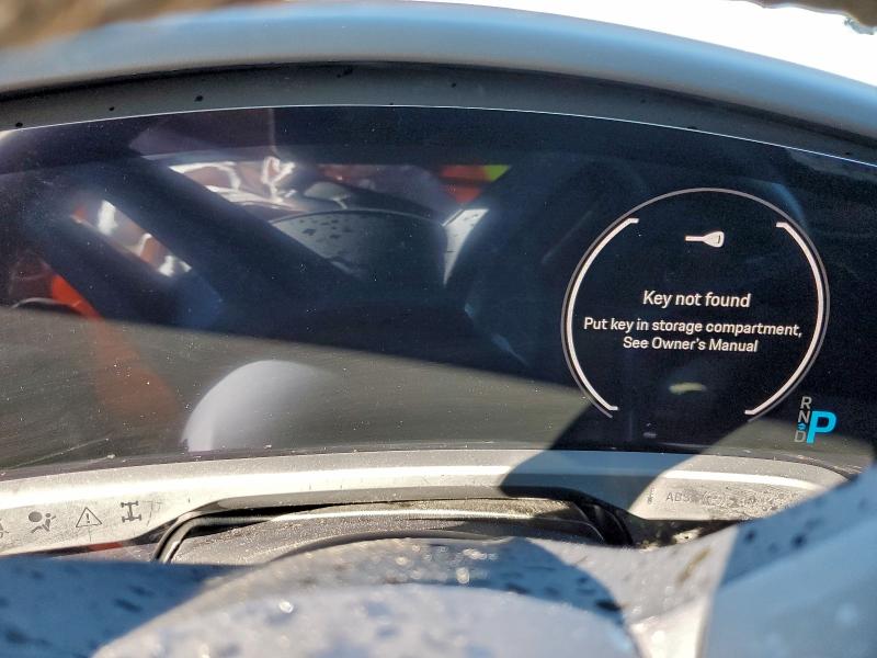 Фото 9 - PORSCHE TAYCAN