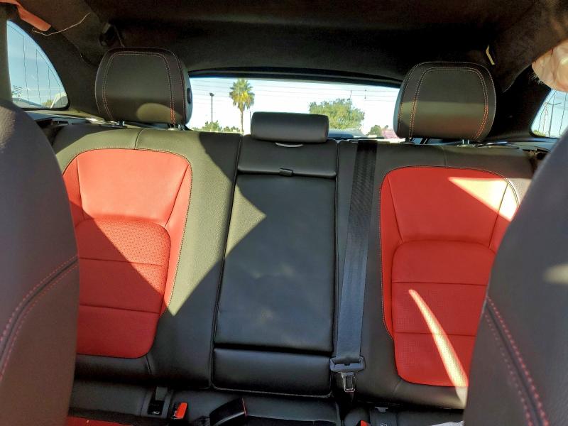 Фото 10 - JAGUAR F-PACE