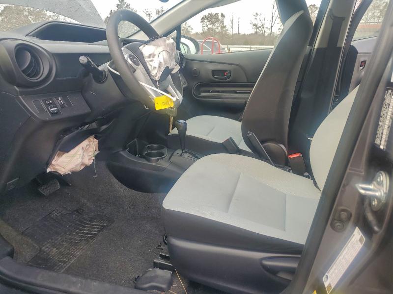 Фото 7 - TOYOTA PRIUS