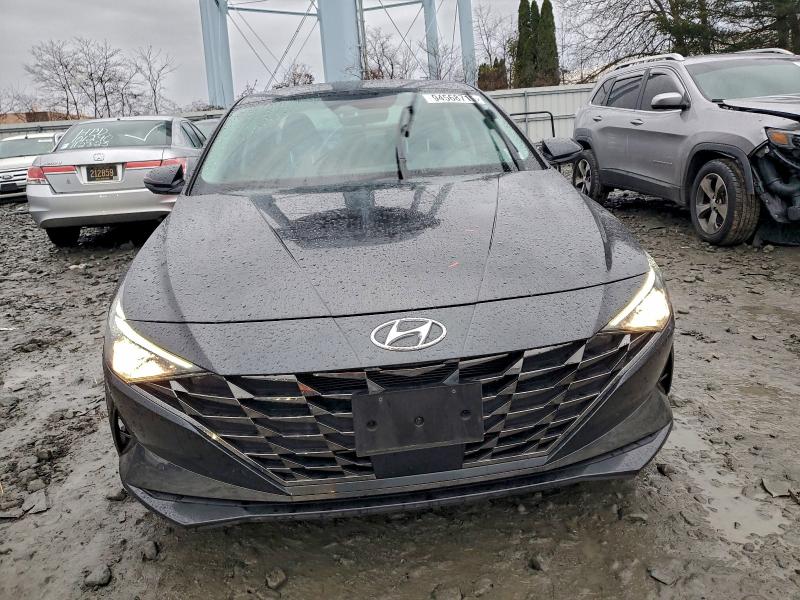 Фото 5 - HYUNDAI ELANTRA