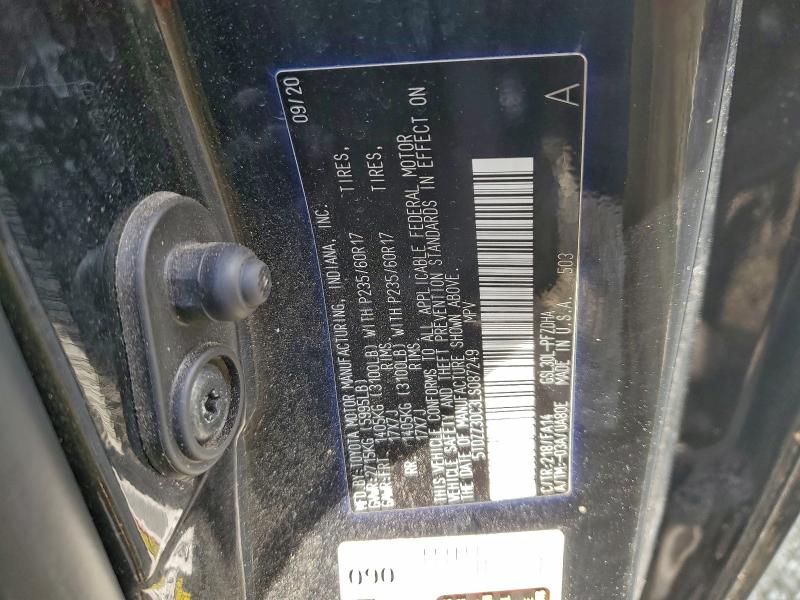 Фото 13 - TOYOTA SIENNA