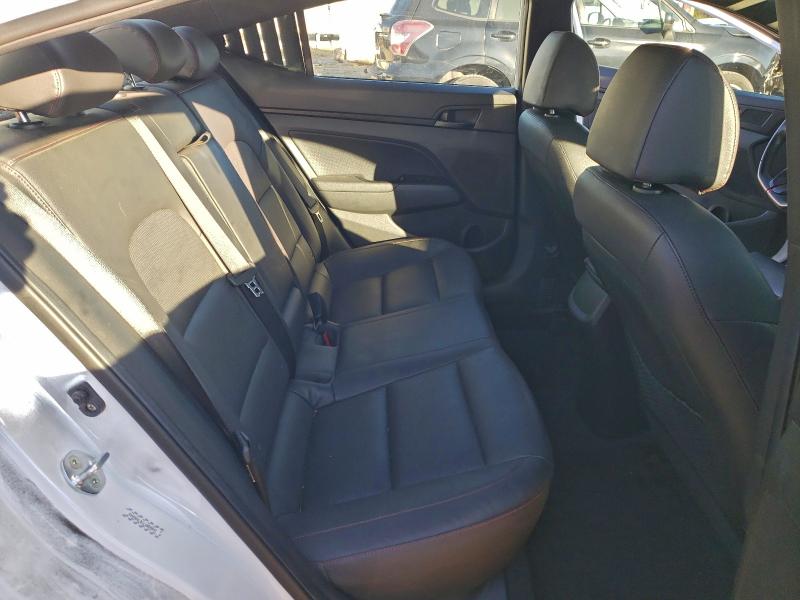 Фото 10 - HYUNDAI ELANTRA