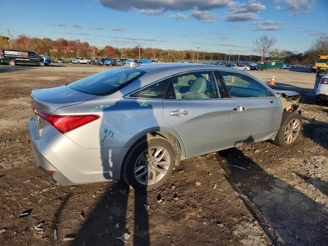 Фото 3 - TOYOTA AVALON