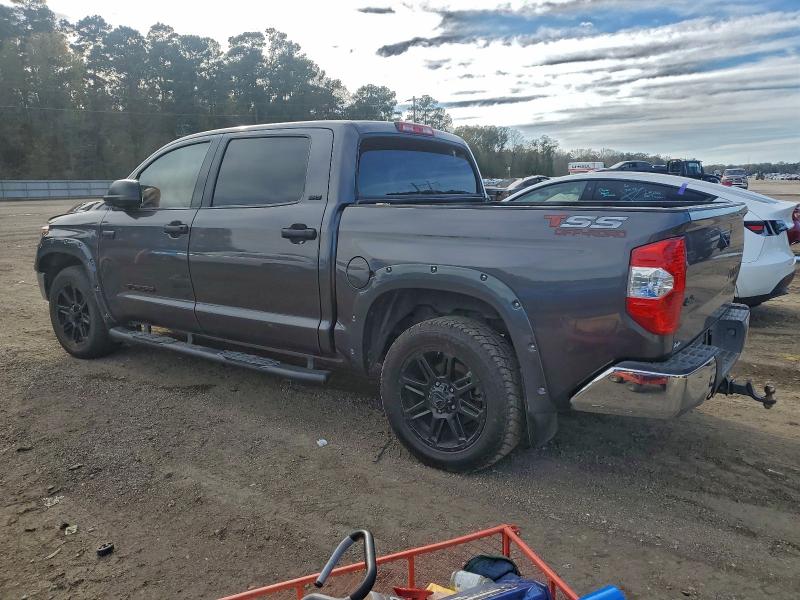 Фото 2 - TOYOTA TUNDRA