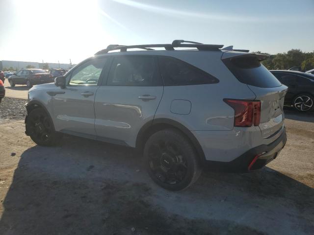 Фото 2 - KIA SORENTO