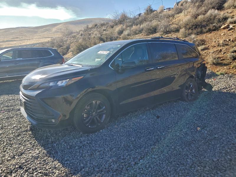 Фото 1 - TOYOTA SIENNA