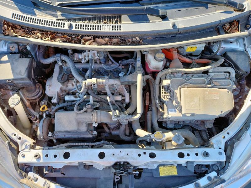 Фото 11 - TOYOTA PRIUS