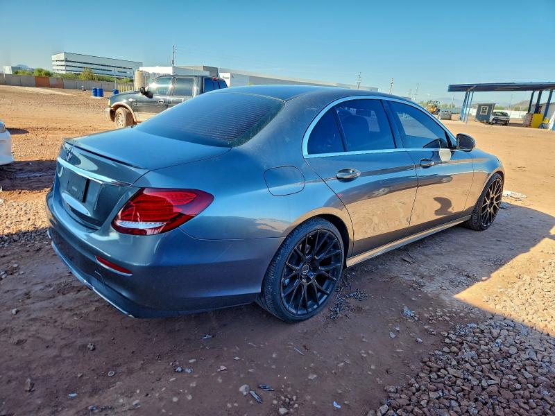 Фото 3 - MERCEDES-BENZ E-CLASS