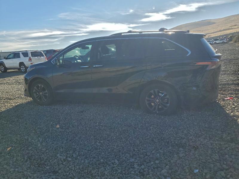 Фото 2 - TOYOTA SIENNA