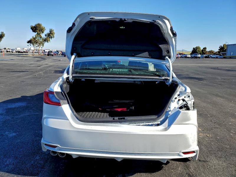 Фото 6 - TOYOTA CAMRY