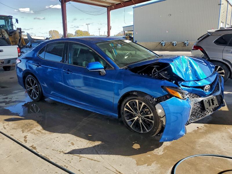 Фото 4 - TOYOTA CAMRY