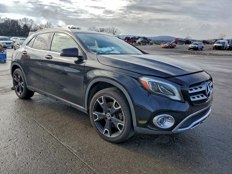 Фото 4 - MERCEDES-BENZ GLA-CLASS
