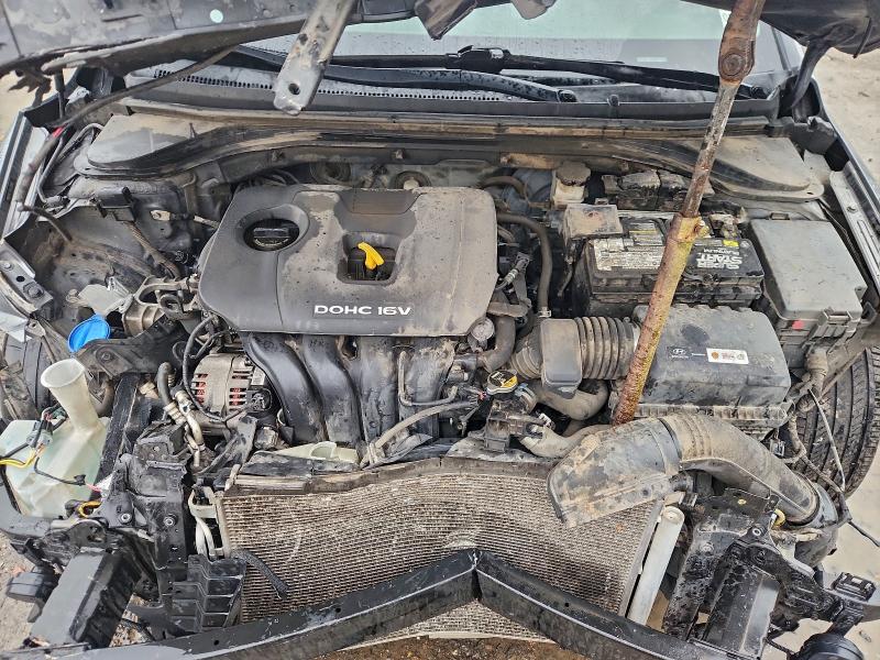 Фото 11 - HYUNDAI ELANTRA