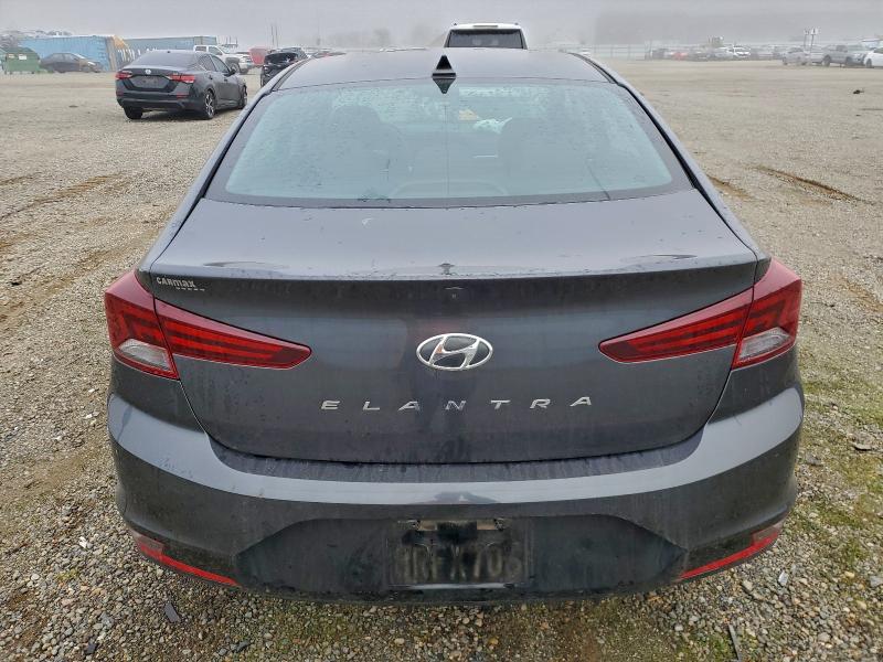 Фото 6 - HYUNDAI ELANTRA