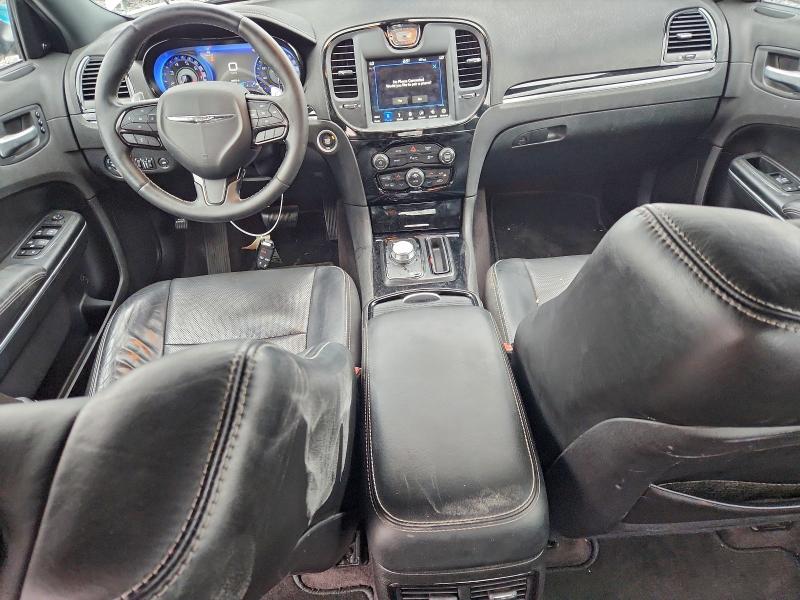 Фото 8 - CHRYSLER 300