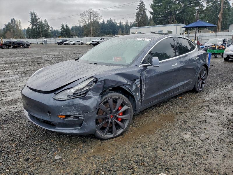 Фото 1 - TESLA MODEL 3