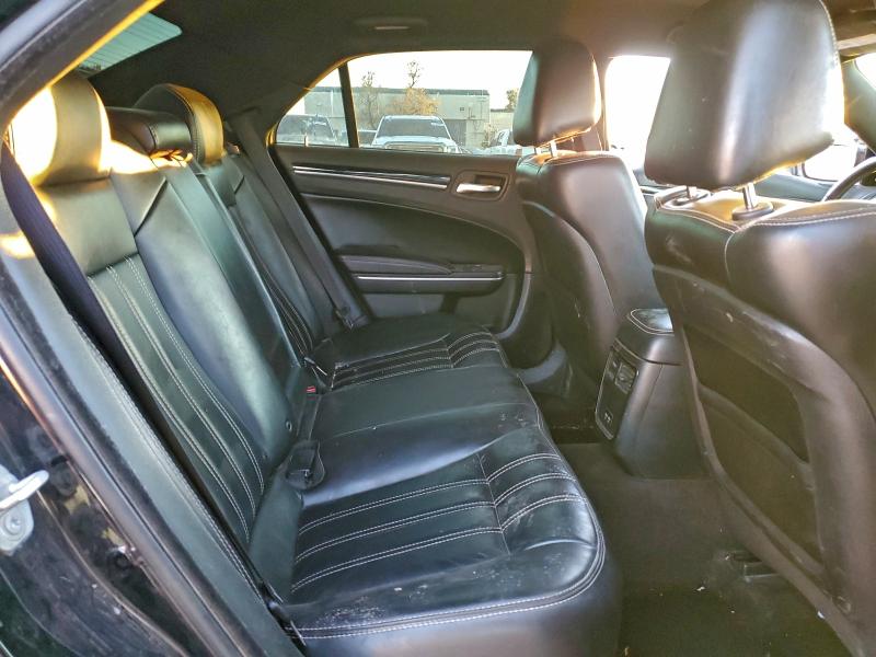 Фото 10 - CHRYSLER 300