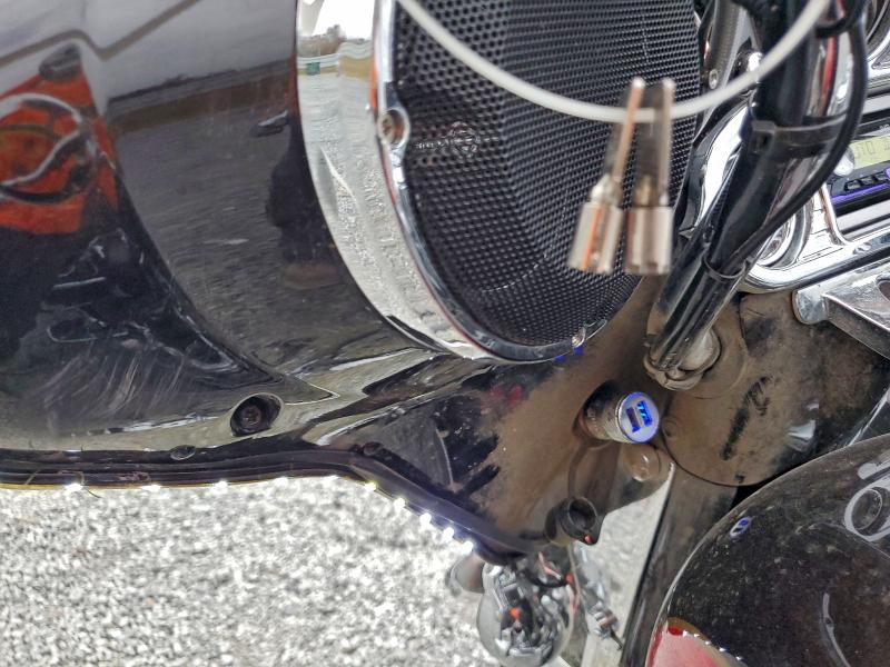 HARLEY-DAVIDSON FL 2010