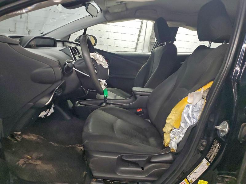 Фото 7 - TOYOTA PRIUS