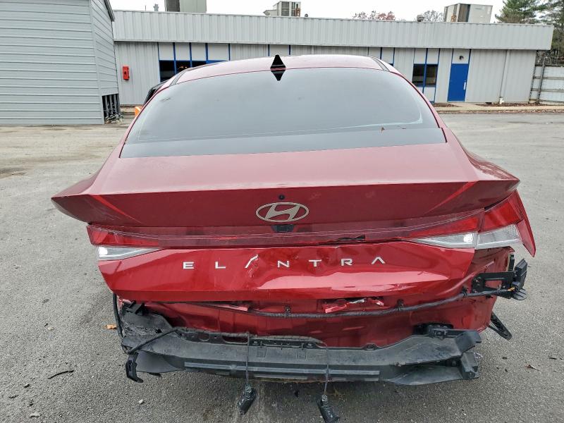 Фото 6 - HYUNDAI ELANTRA