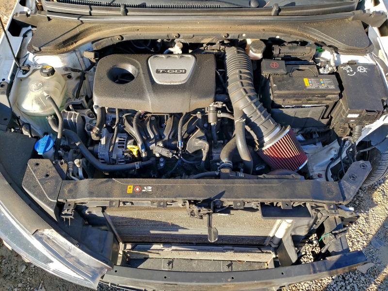 Фото 11 - HYUNDAI ELANTRA