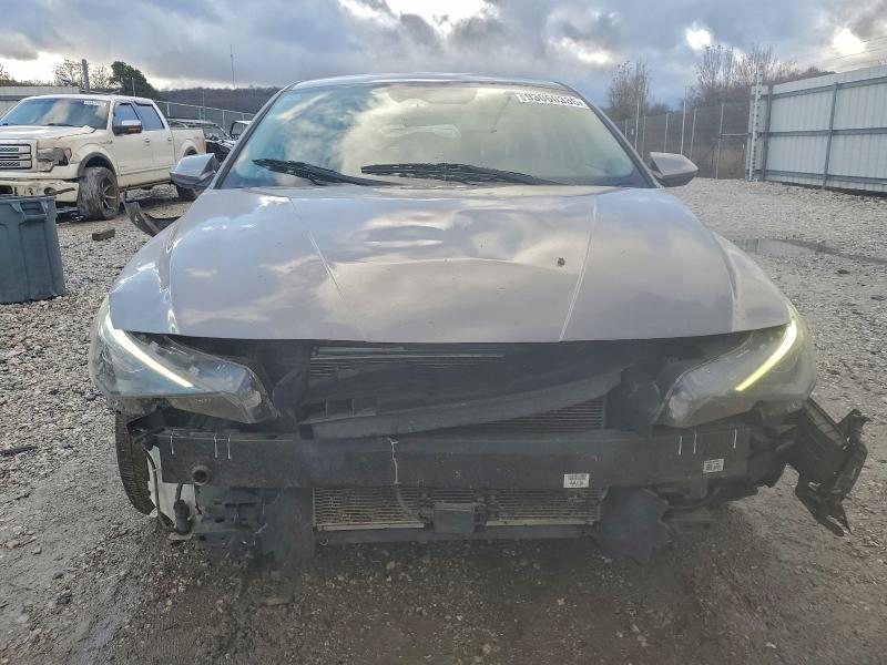 Фото 5 - HYUNDAI ELANTRA