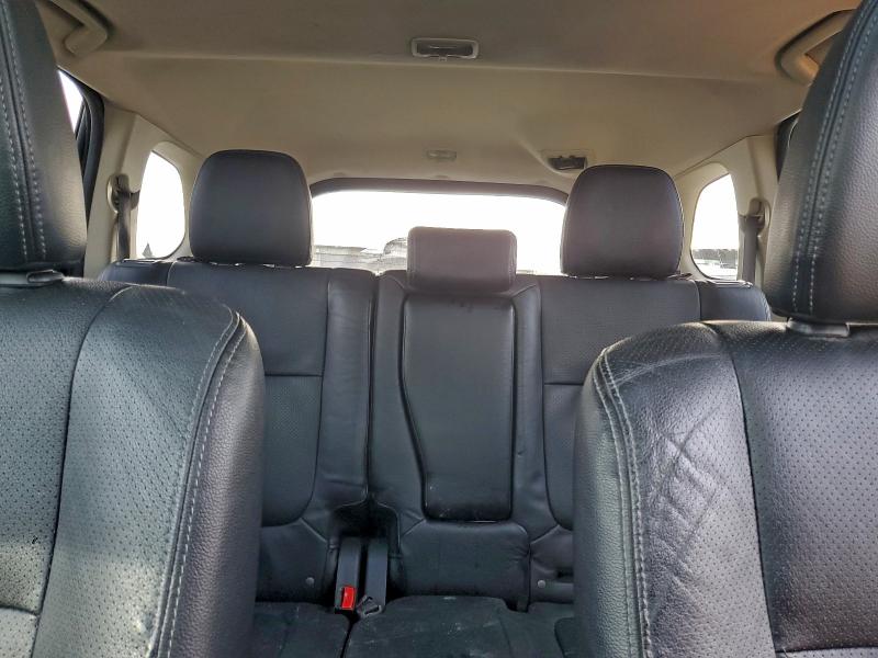 Фото 10 - MITSUBISHI OUTLANDER