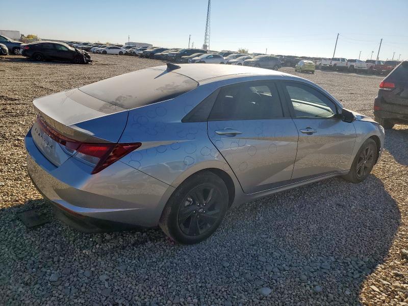 Фото 3 - HYUNDAI ELANTRA