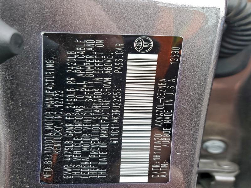 Фото 13 - TOYOTA CAMRY