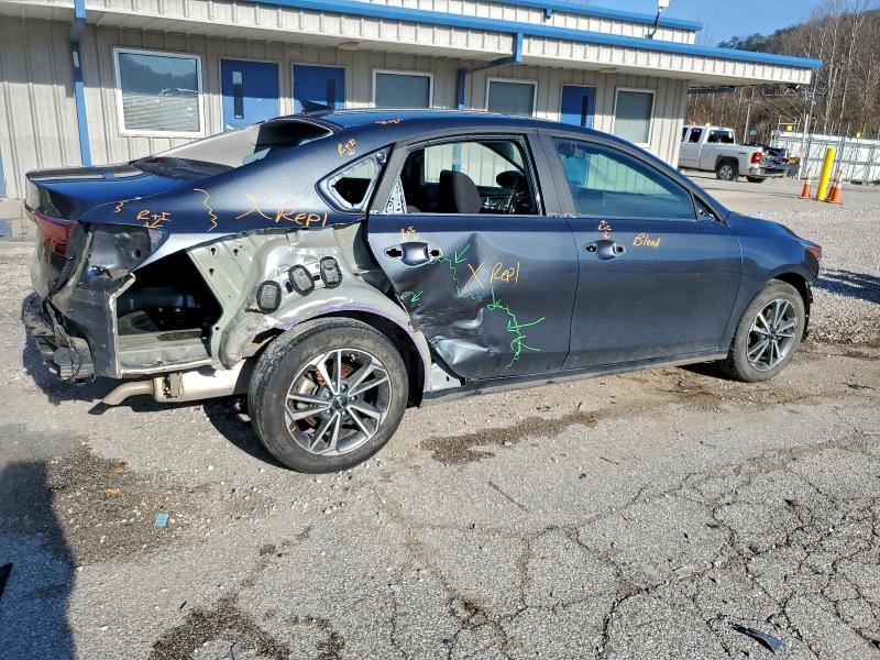 Фото 3 - KIA FORTE