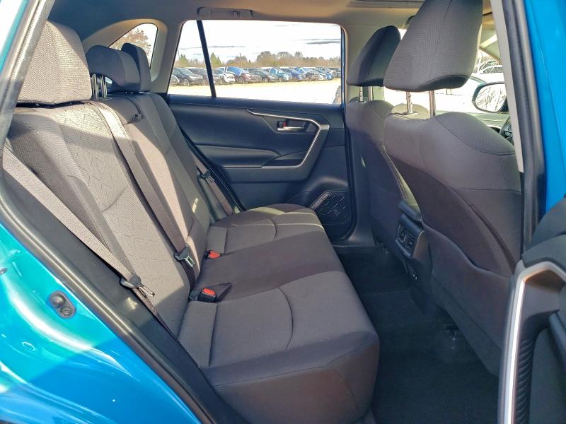 Фото 11 - TOYOTA RAV4