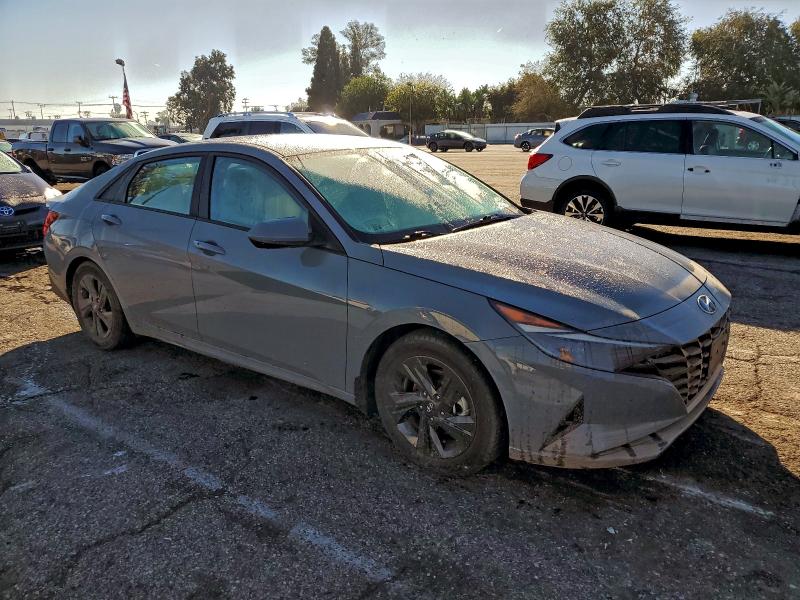 Фото 4 - HYUNDAI ELANTRA