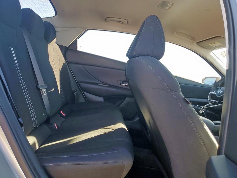 Фото 10 - HYUNDAI ELANTRA