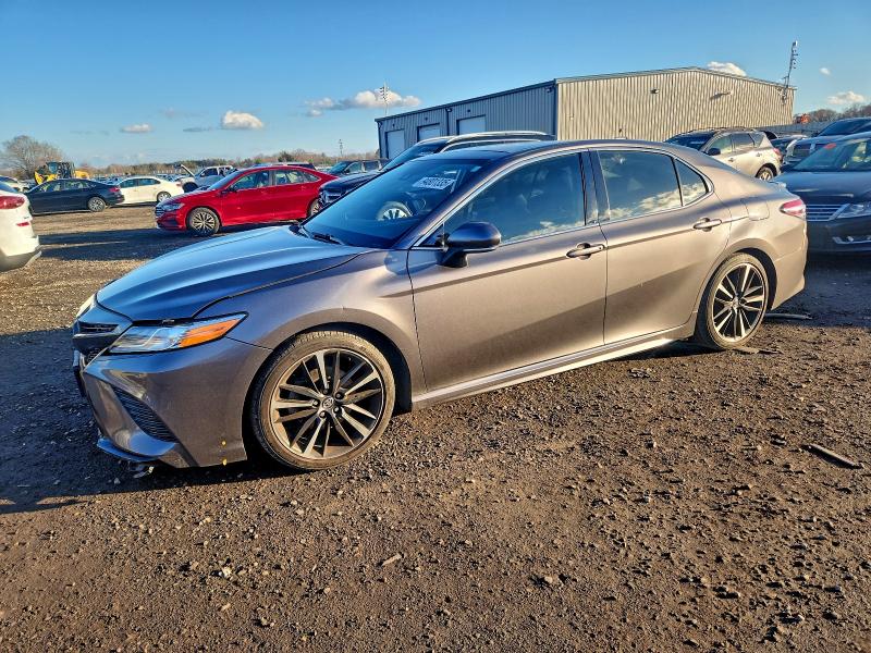 Фото 1 - TOYOTA CAMRY